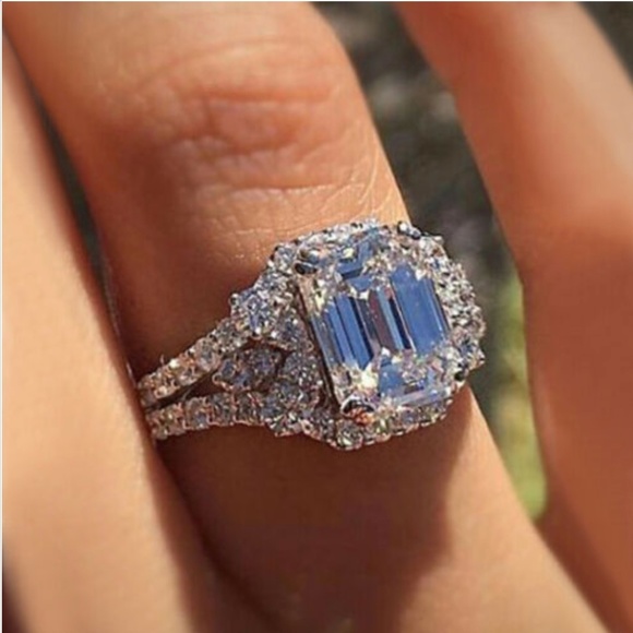 * NEW Sterling Silver Simulated Diamond Ring, cute Ring, shiny Ring. - Picture 2 of 5